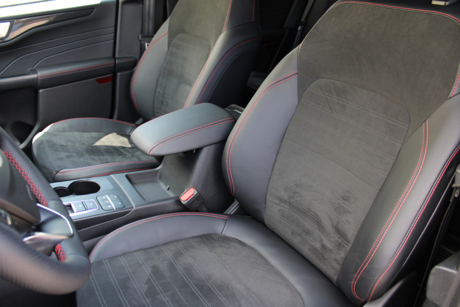 Ford Kuga 2.5 PHEV ST-Line X | Trekhaak | Black Pack | BLIS | B&O | Navigatie