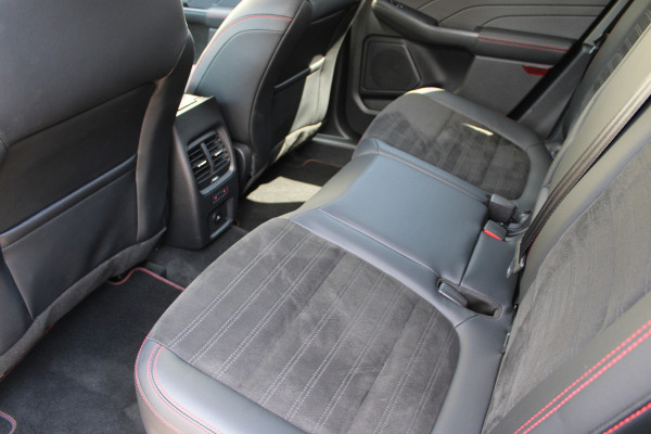 Ford Kuga 2.5 PHEV ST-Line X | Trekhaak | Black Pack | BLIS | B&O | Navigatie