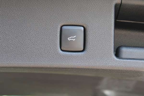 Ford Kuga 2.5 PHEV ST-Line X | Trekhaak | Black Pack | BLIS | B&O | Navigatie