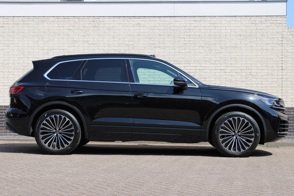 Volkswagen Touareg 3.0 TSi eHybrid 4MOTION Elegance | Massage | Head-Up | Trekhaak | Panoramadak | Compleet!