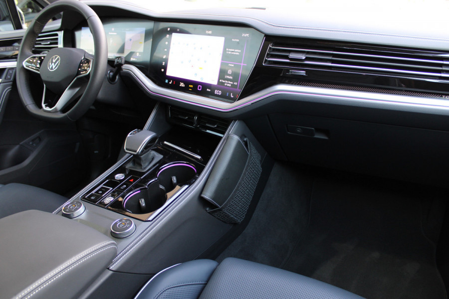 Volkswagen Touareg 3.0 TSi eHybrid 4MOTION Elegance | Massage | Head-Up | Trekhaak | Panoramadak | Compleet!