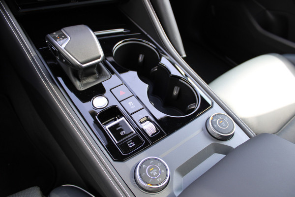 Volkswagen Touareg 3.0 TSi eHybrid 4MOTION Elegance | Massage | Head-Up | Trekhaak | Panoramadak | Compleet!