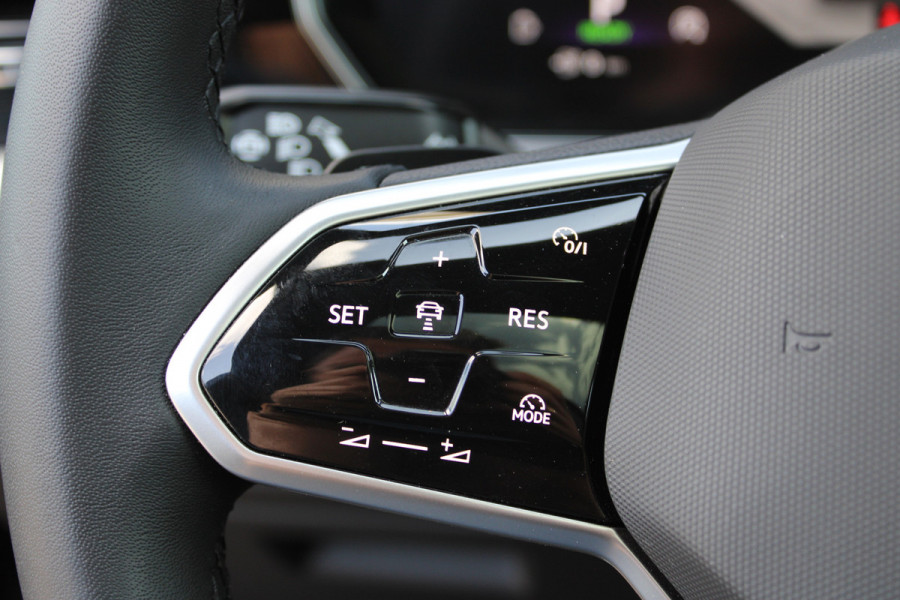 Volkswagen Touareg 3.0 TSi eHybrid 4MOTION Elegance | Massage | Head-Up | Trekhaak | Panoramadak | Compleet!