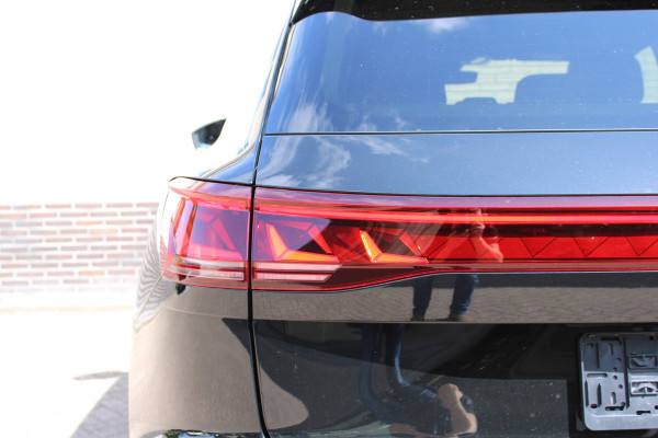 Volkswagen Touareg 3.0 TSi eHybrid 4MOTION Elegance | Massage | Head-Up | Trekhaak | Panoramadak | Compleet!