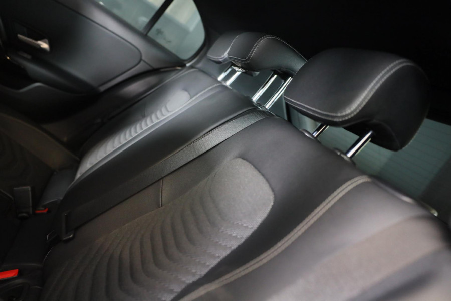 Mercedes-Benz A-Klasse 180 AMG 45 Look / AUT / Cruise Control / Camera / F1 Flippers / Navi / Led / Pdc / Xenon / 20 Inch