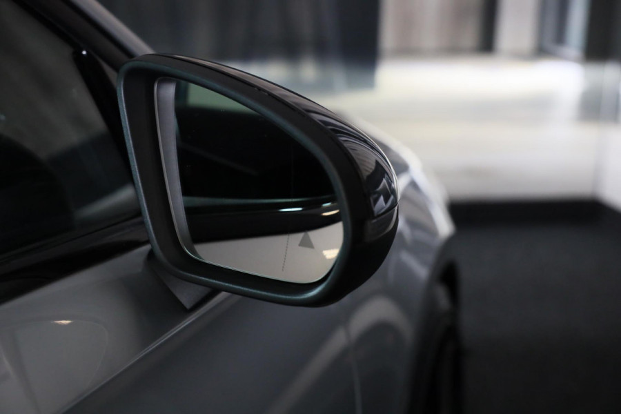 Mercedes-Benz A-Klasse 180 AMG 45 Look / AUT / Cruise Control / Camera / F1 Flippers / Navi / Led / Pdc / Xenon / 20 Inch