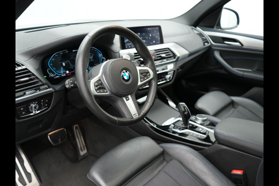BMW X3 xDrive30e M Sport Plug in Hybrid | PHEV | Trekhaak af Fabriek | Panodak | Adaptive Cruise | Adative Cruise | Adative Onderstel | Head-up Display | Carplay | Adaptive LED | 360 Camera |