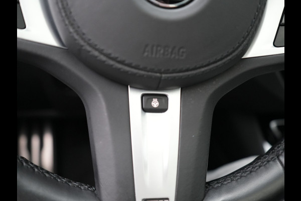 BMW X3 xDrive30e M Sport Plug in Hybrid | PHEV | Trekhaak af Fabriek | Panodak | Adaptive Cruise | Adative Cruise | Adative Onderstel | Head-up Display | Carplay | Adaptive LED | 360 Camera |