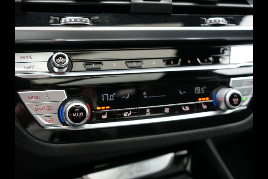 BMW X3 xDrive30e M Sport Plug in Hybrid | PHEV | Trekhaak af Fabriek | Panodak | Adaptive Cruise | Adative Cruise | Adative Onderstel | Head-up Display | Carplay | Adaptive LED | 360 Camera |