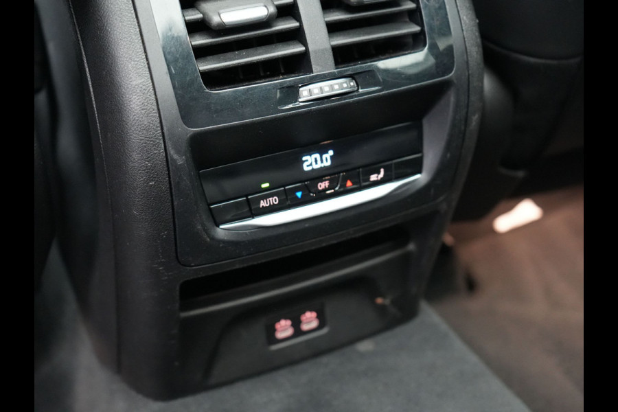 BMW X3 xDrive30e M Sport Plug in Hybrid | PHEV | Trekhaak af Fabriek | Panodak | Adaptive Cruise | Adative Cruise | Adative Onderstel | Head-up Display | Carplay | Adaptive LED | 360 Camera |