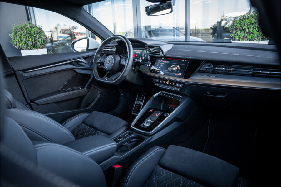 Audi S3 Sportback 2.0 TFSI quattro RS3 Look! - Panorama | ACC | Camera | Keyless