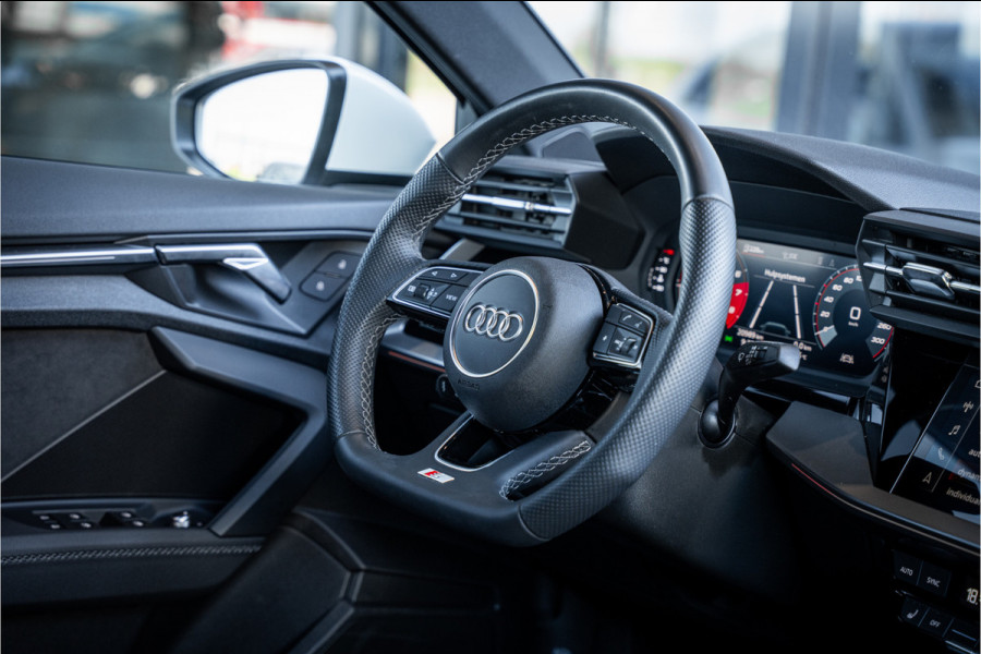 Audi S3 Sportback 2.0 TFSI quattro RS3 Look! - Panorama | ACC | Camera | Keyless