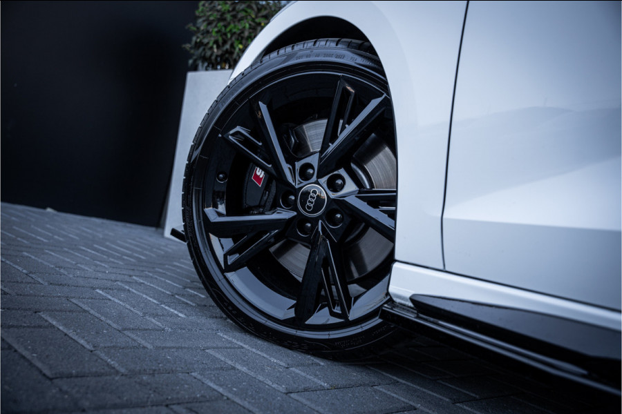 Audi S3 Sportback 2.0 TFSI quattro RS3 Look! - Panorama | ACC | Camera | Keyless