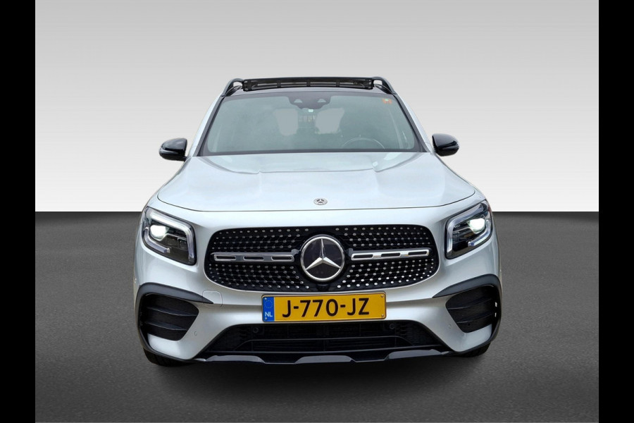 Mercedes-Benz Glb 200 Business Solution AMG | Trekhaak | Pano | Business Plus-pakket