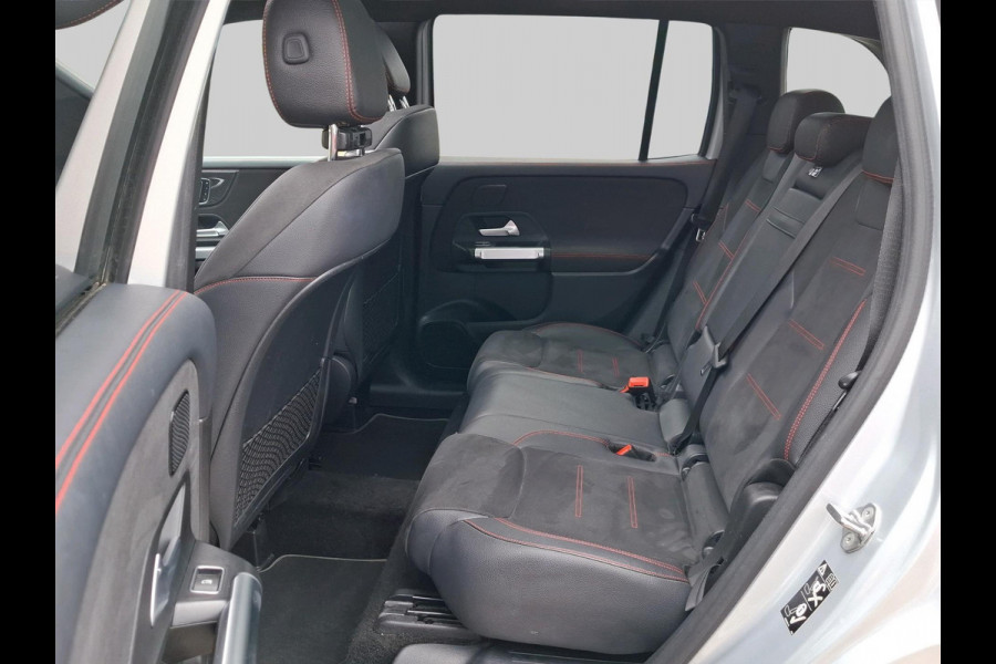 Mercedes-Benz Glb 200 Business Solution AMG | Trekhaak | Pano | Business Plus-pakket