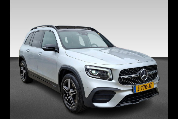 Mercedes-Benz Glb 200 Business Solution AMG | Trekhaak | Pano | Business Plus-pakket