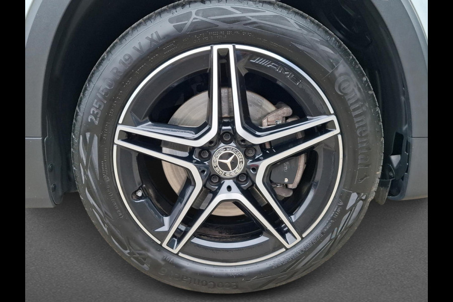 Mercedes-Benz Glb 200 Business Solution AMG | Trekhaak | Pano | Business Plus-pakket