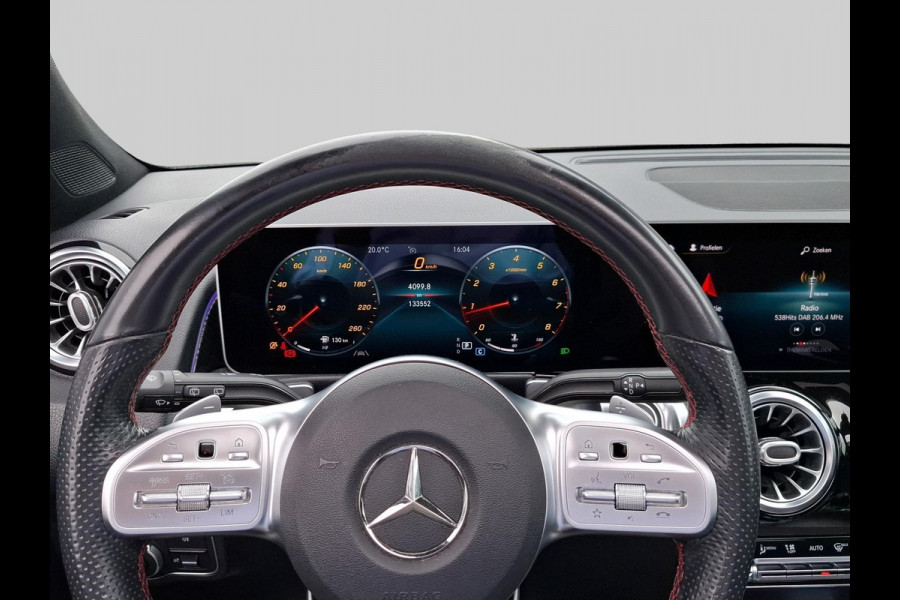 Mercedes-Benz Glb 200 Business Solution AMG | Trekhaak | Pano | Business Plus-pakket