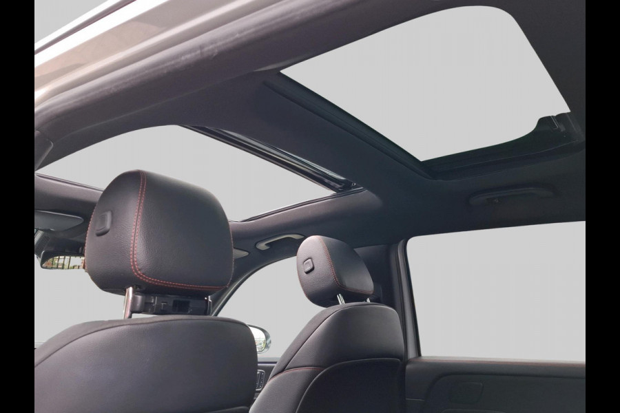 Mercedes-Benz Glb 200 Business Solution AMG | Trekhaak | Pano | Business Plus-pakket