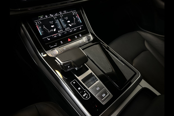 Audi Q7 3.0 V6 381pk Hybrid Quattro 67dkm! | Head-Up | Leder | 22" | Dodehoek | Virtual-Cockpit | LED | Elek. Stoelen | Standkachel | Camera | Stoelverwarming | 3-Zone Clima | Draadloos Laden | Park-Assist |