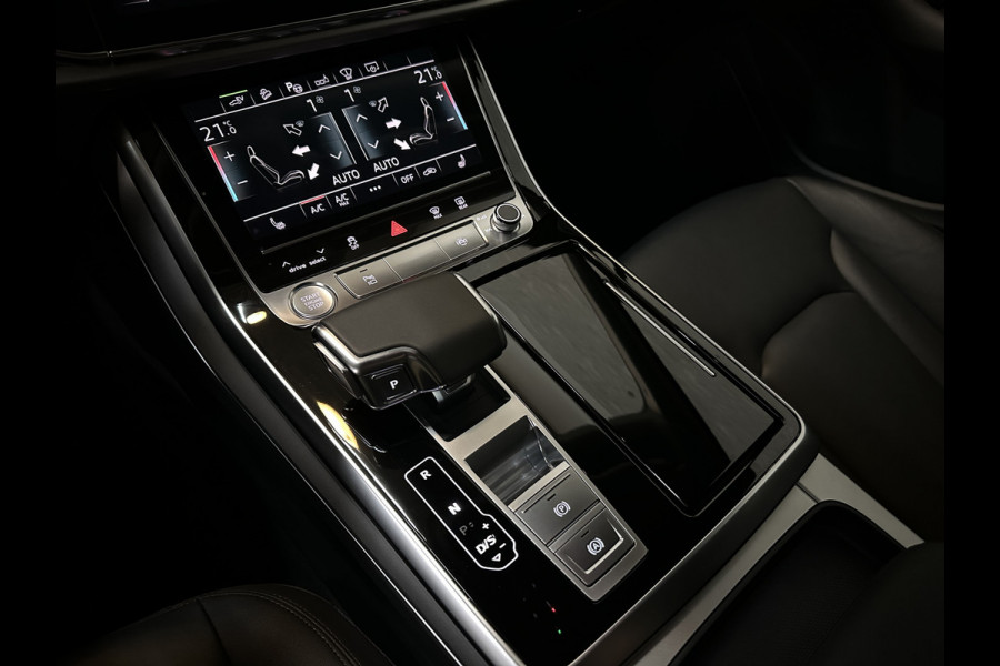 Audi Q7 55 TFSIe V6 381pk Quattro 67dkm! | Head-Up | Leder | Dodehoek | 22" | Virtual-Cockpit | LED | Elek. Stoelen | Standkachel | Camera | Stoelverwarming | 3-Zone Clima | Draadloos Laden | Park-Assist |