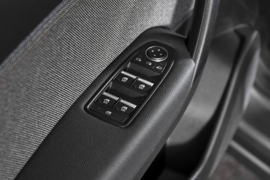 Renault Captur 1.3 mild hybrid 160 PK techno - Automaat | Dig. Cockpit | Cruise | PDC | Camera | App. Connect | ECC | DAB | LM 18" | 5641