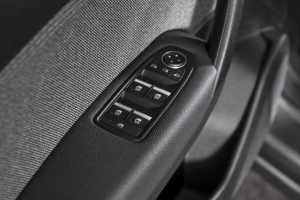 Renault Captur 1.3 mild hybrid 160 PK techno - Automaat | Dig. Cockpit | Cruise | PDC | Camera | App. Connect | ECC | DAB | LM 18" | 5641