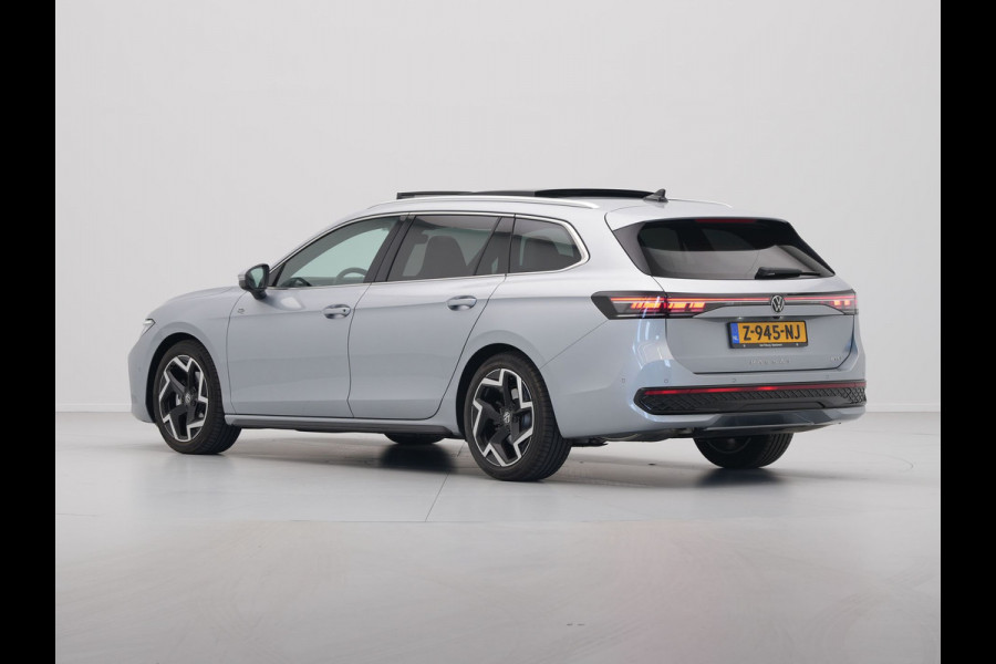 Volkswagen Passat Variant 1.5 eTSI 150pk DSG R-Line Business Panorama Navigatie Trekhaak Camera Carplay Stoelverwarming