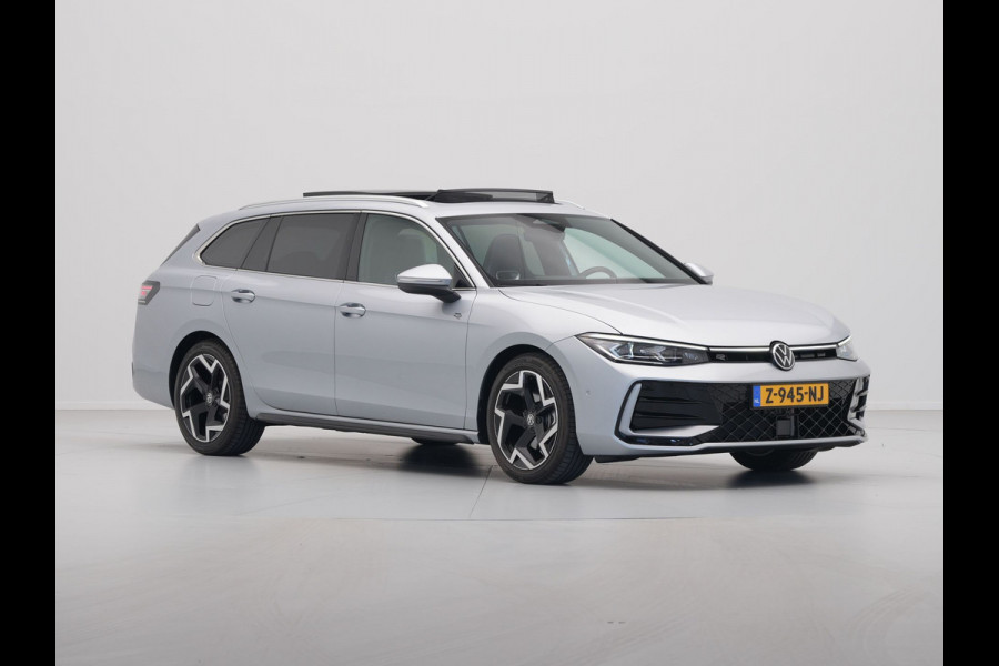 Volkswagen Passat Variant 1.5 eTSI 150pk DSG R-Line Business Panorama Navigatie Trekhaak Camera Carplay Stoelverwarming