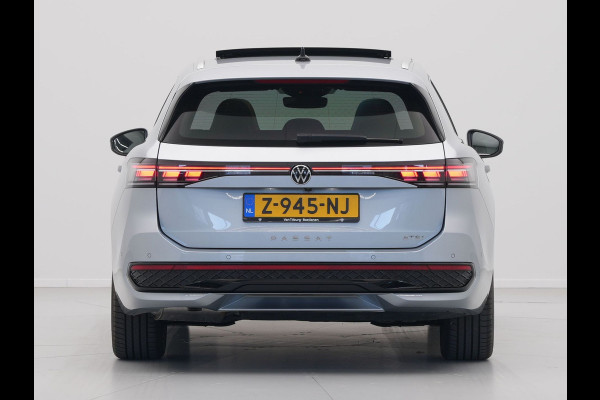 Volkswagen Passat Variant 1.5 eTSI 150pk DSG R-Line Business Panorama Navigatie Trekhaak Camera Carplay Stoelverwarming