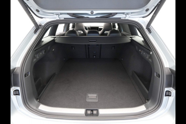 Volkswagen Passat Variant 1.5 eTSI 150pk DSG R-Line Business Panorama Navigatie Trekhaak Camera Carplay Stoelverwarming