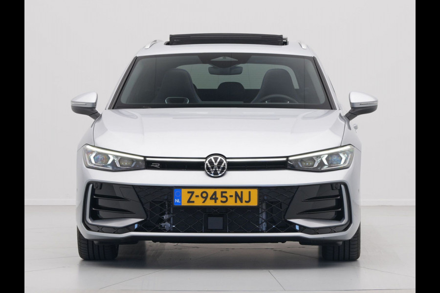 Volkswagen Passat Variant 1.5 eTSI 150pk DSG R-Line Business Panorama Navigatie Trekhaak Camera Carplay Stoelverwarming