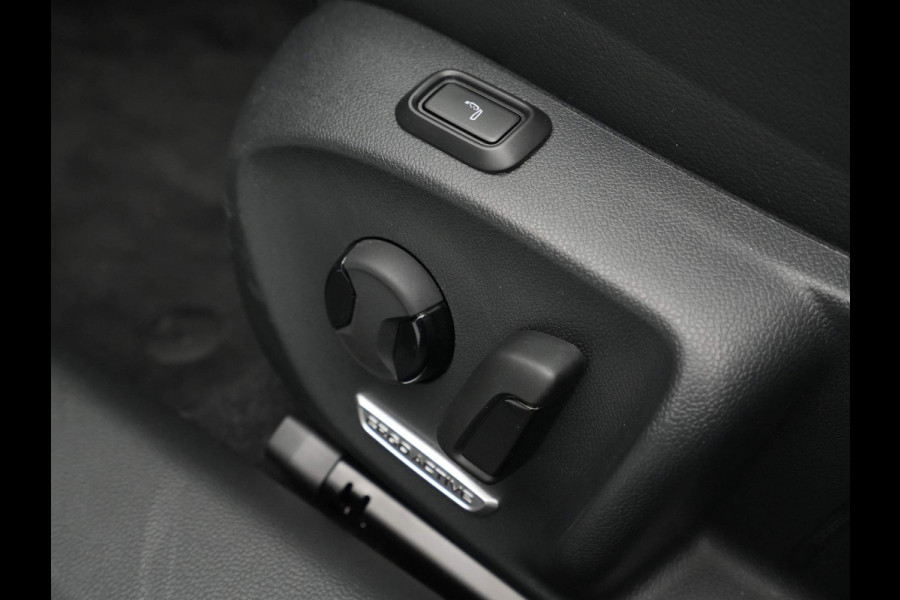Volkswagen Passat Variant 1.5 eTSI 150pk DSG R-Line Business Panorama Navigatie Trekhaak Camera Carplay Stoelverwarming