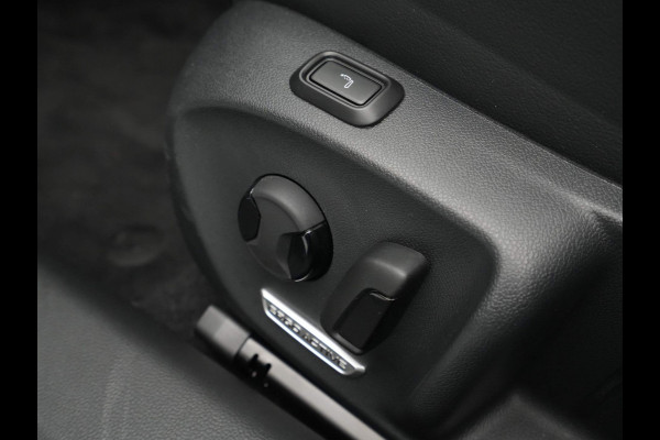 Volkswagen Passat Variant 1.5 eTSI 150pk DSG R-Line Business Panorama Navigatie Trekhaak Camera Carplay Stoelverwarming
