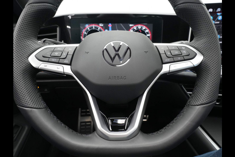 Volkswagen Passat Variant 1.5 eTSI 150pk DSG R-Line Business Panorama Navigatie Trekhaak Camera Carplay Stoelverwarming