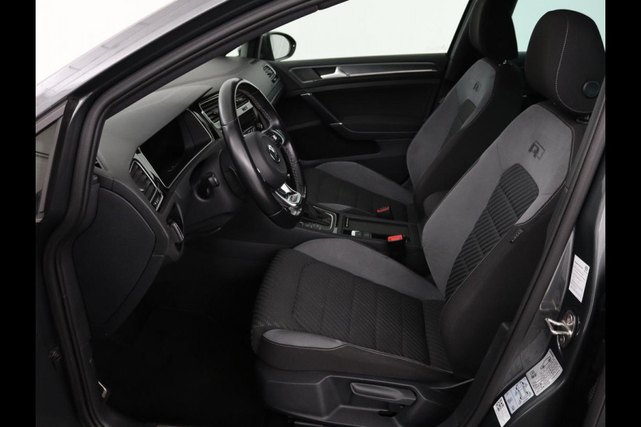 Volkswagen Golf 1.0 TSI R Line | Trekhaak | Stoelverwarming | Adaptive cruise | Carplay | Full LED | Active Info Display | PDC | Climate control