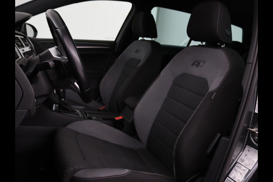 Volkswagen Golf 1.0 TSI R Line | Trekhaak | Stoelverwarming | Adaptive cruise | Carplay | Full LED | Active Info Display | PDC | Climate control