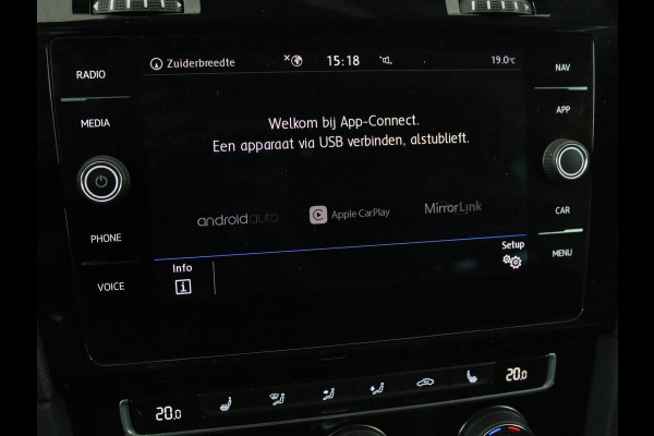 Volkswagen Golf 1.0 TSI R Line | Trekhaak | Stoelverwarming | Adaptive cruise | Carplay | Full LED | Active Info Display | PDC | Climate control