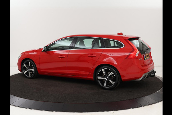 Volvo V60 2.0 T4 Sport | Stoelverwarming | Trekhaak | Xenon | Navigatie | Leder/Alcantara | PDC | Climate control | Cruise control | Bluetooth