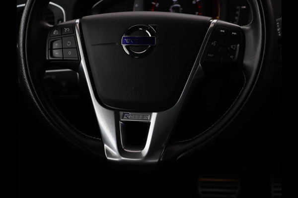 Volvo V60 2.0 T4 Sport | Stoelverwarming | Trekhaak | Xenon | Navigatie | Leder/Alcantara | PDC | Climate control | Cruise control | Bluetooth