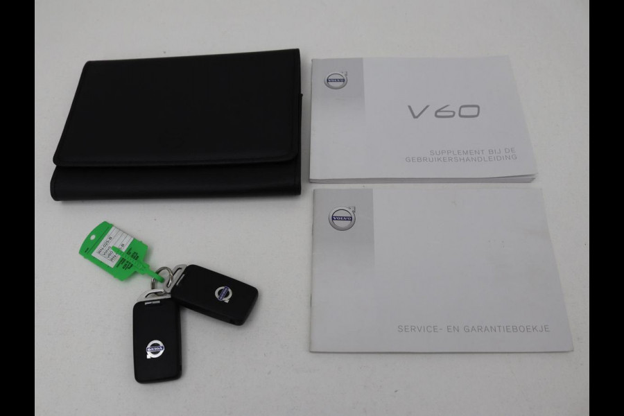 Volvo V60 2.0 T4 Sport | Stoelverwarming | Trekhaak | Xenon | Navigatie | Leder/Alcantara | PDC | Climate control | Cruise control | Bluetooth