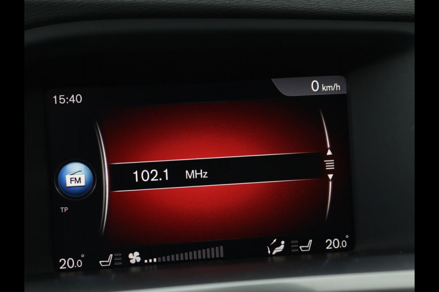 Volvo V60 2.0 T4 Sport | Stoelverwarming | Trekhaak | Xenon | Navigatie | Leder/Alcantara | PDC | Climate control | Cruise control | Bluetooth
