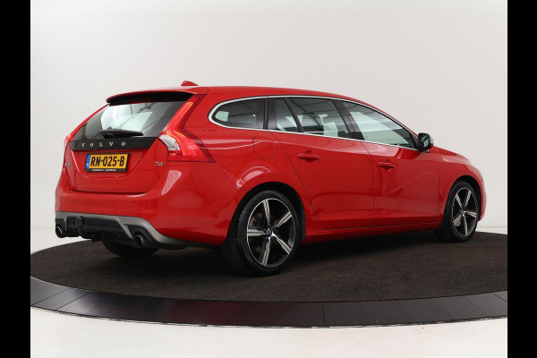 Volvo V60 2.0 T4 Sport | Stoelverwarming | Trekhaak | Xenon | Navigatie | Leder/Alcantara | PDC | Climate control | Cruise control | Bluetooth