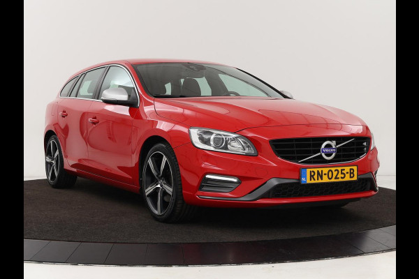 Volvo V60 2.0 T4 Sport | Stoelverwarming | Trekhaak | Xenon | Navigatie | Leder/Alcantara | PDC | Climate control | Cruise control | Bluetooth