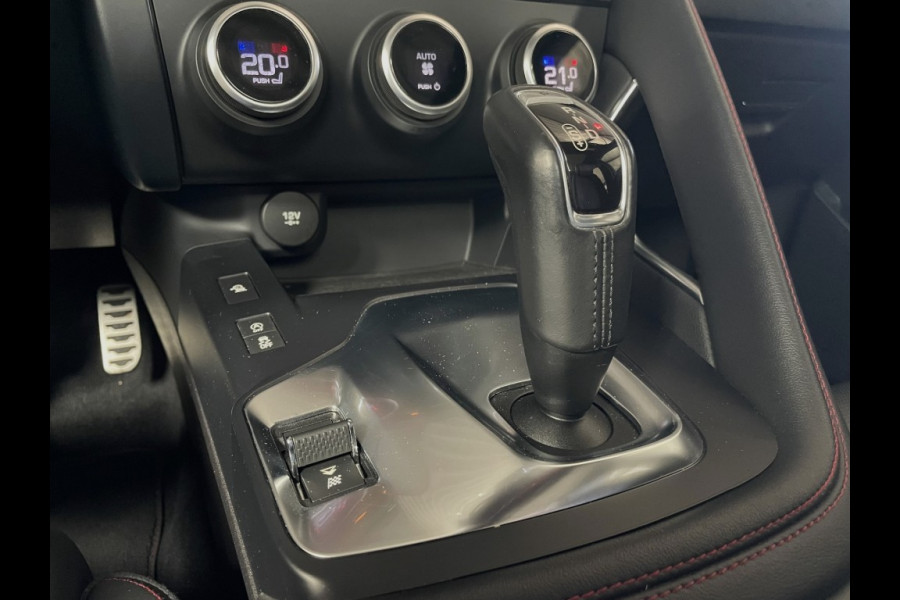 Jaguar E-Pace P250 First Edition HSE /R-Dynamic/Pano/trekhaak/HUD/20 inch vol