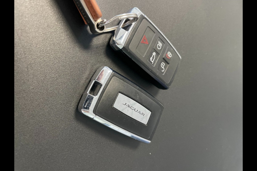 Jaguar E-Pace P250 First Edition HSE /R-Dynamic/Pano/trekhaak/HUD/20 inch vol