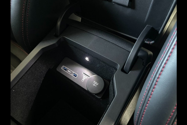 Jaguar E-Pace P250 First Edition HSE /R-Dynamic/Pano/trekhaak/HUD/20 inch vol
