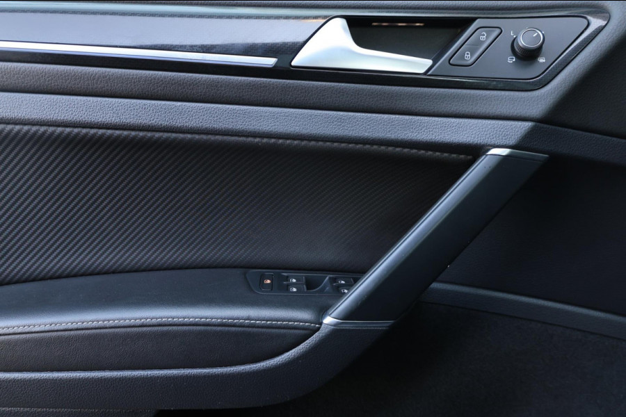 Volkswagen Golf 2.0 TSI 4Motion R 300PK LED/VIRTUAL/PANO/LEER+S.VERWARMING/DYNAUDIO/19" LMV/CAM/ACC/ECC/12 MDN GARANTIE!