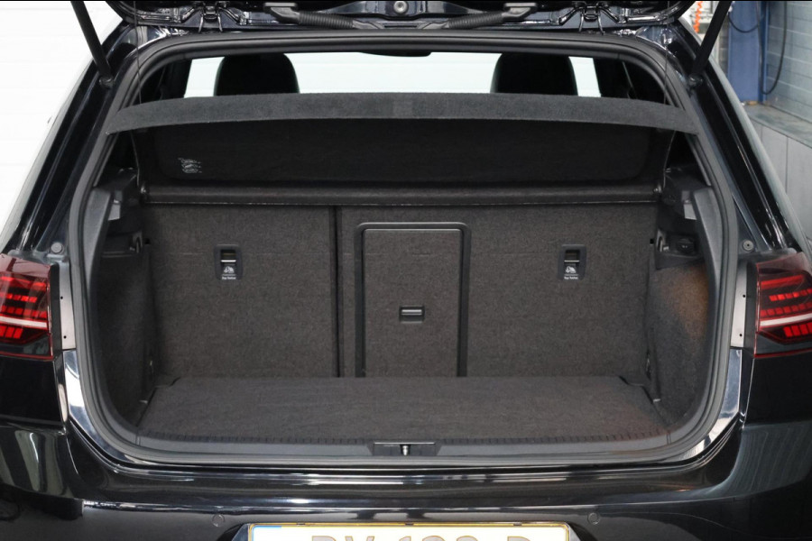 Volkswagen Golf 2.0 TSI 4Motion R 300PK LED/VIRTUAL/PANO/LEER+S.VERWARMING/DYNAUDIO/19" LMV/CAM/ACC/ECC/12 MDN GARANTIE!