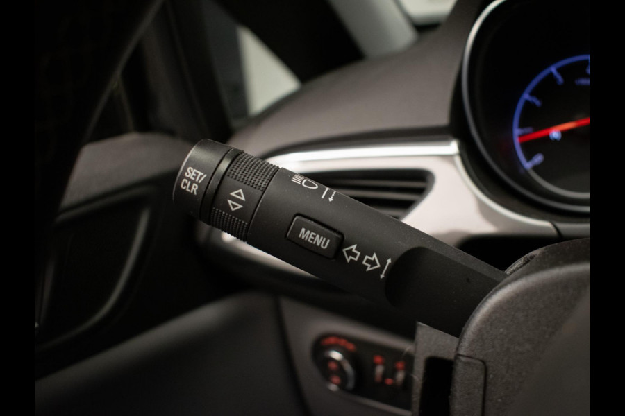 Opel Corsa 1.4 Online Edition Sport (APPLE CARPLAY,NAVI,CAMERA,CRUISE,PDC,DAB,LEDER,LED,GETINT,LM VELGEN,SPORTSTOELEN,NETTE STAAT)